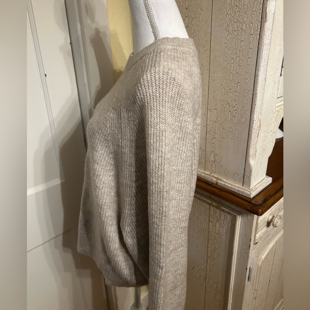 ASOS women’s Beige Crewneck Sweater - Picture 3 of 13